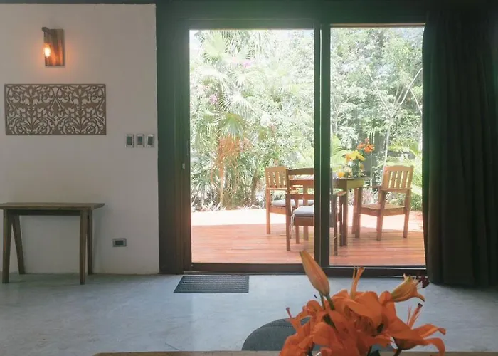 Nahouse Jungle Lodge
