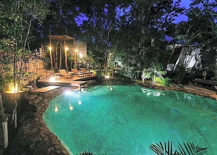 Nahouse Jungle Lodge *